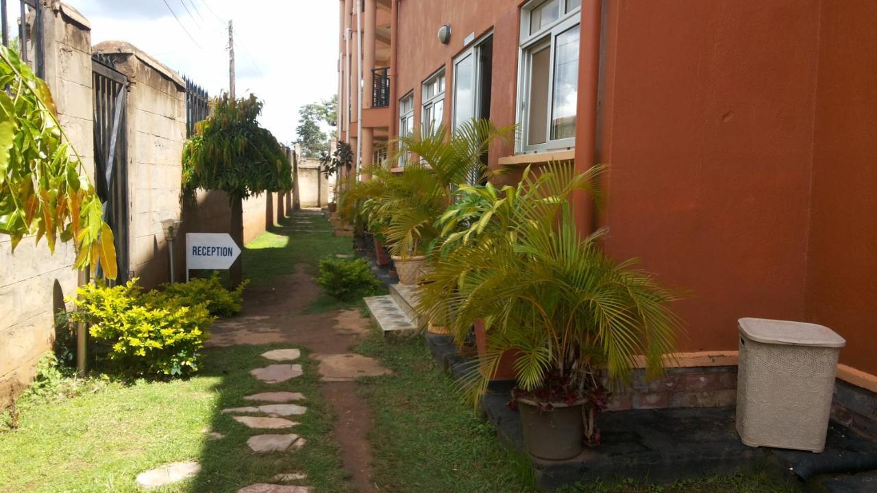 Westcliff Hotel Lira Extérieur photo