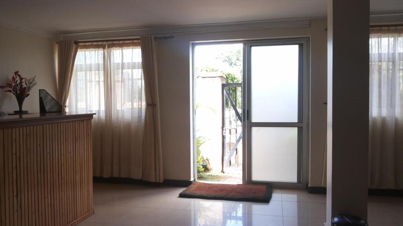 Westcliff Hotel Lira Extérieur photo