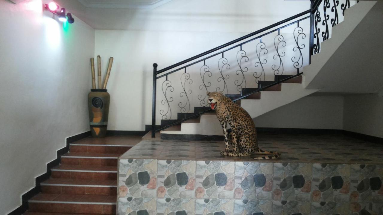 Westcliff Hotel Lira Extérieur photo