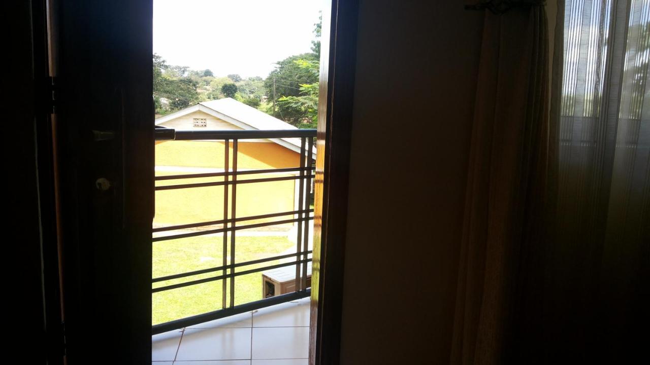 Westcliff Hotel Lira Extérieur photo